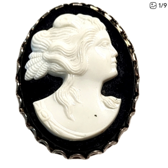 VINTAGE 1970s Black Onyx Ivory CAMEO BROOCH Silver Tone Frame LARGE Statement - Picture 10 of 11